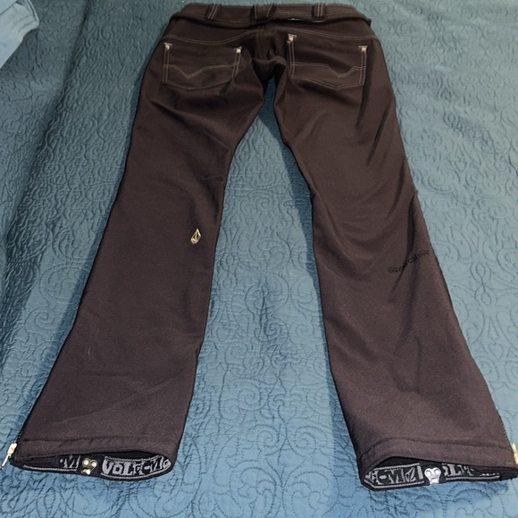 Volcom Nimbus Hybrid Skinny Snow Pants - Picture 4 of 14